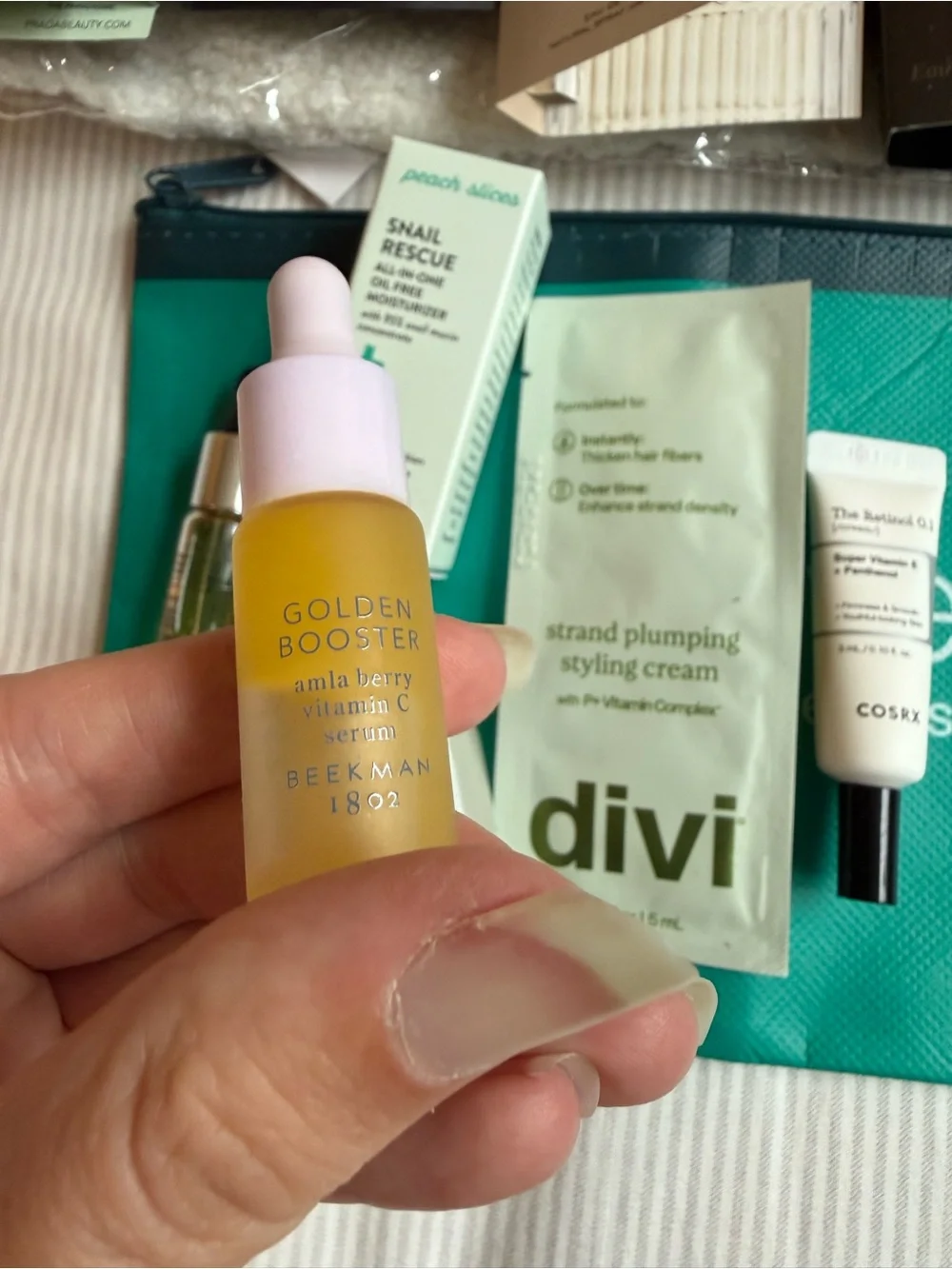 Beauty/fragrance sample lot